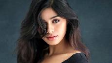 Actress Pranati Rai Prakash has a whale of a time with her gang at the breathtakingly beautiful waterfall.